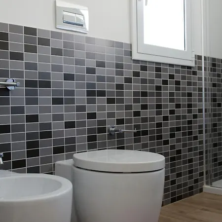 Chiara Βίλα Pozzallo